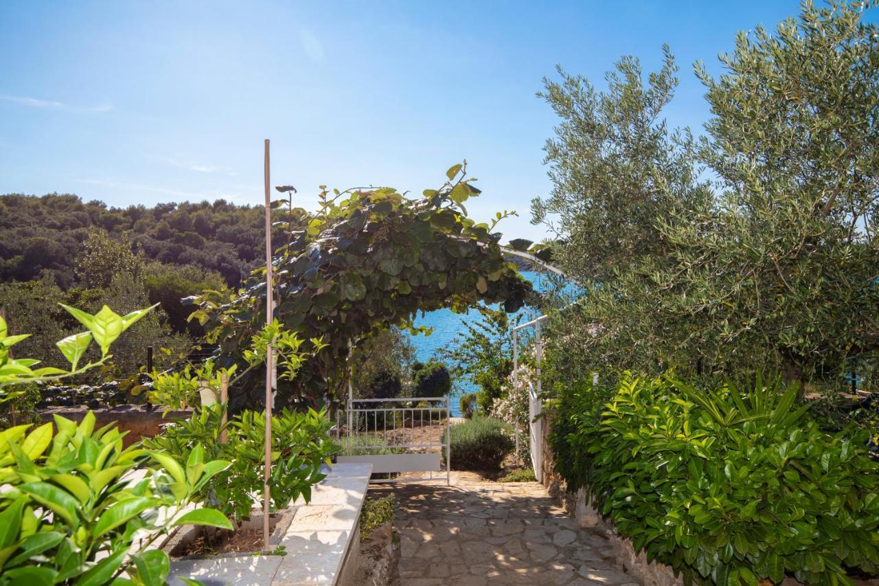 La Casa Ingrid - Couple'S Paradise Banjole Exterior foto